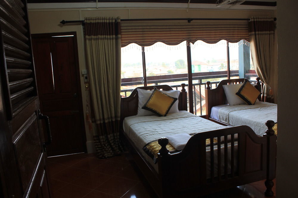 Mountainview Riverside Boutique Hotel Vang Vieng Esterno foto