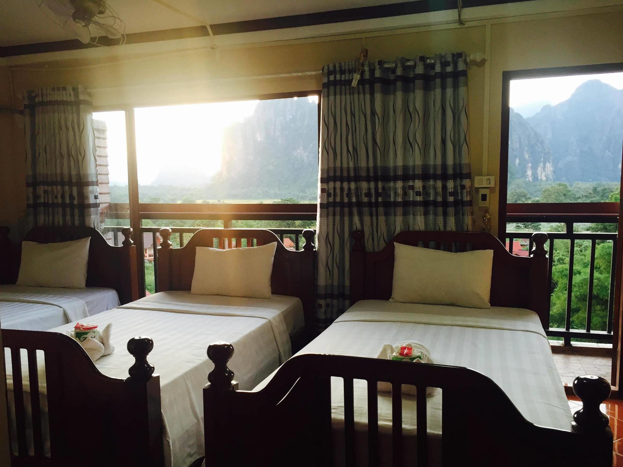 Mountainview Riverside Boutique Hotel Vang Vieng Esterno foto