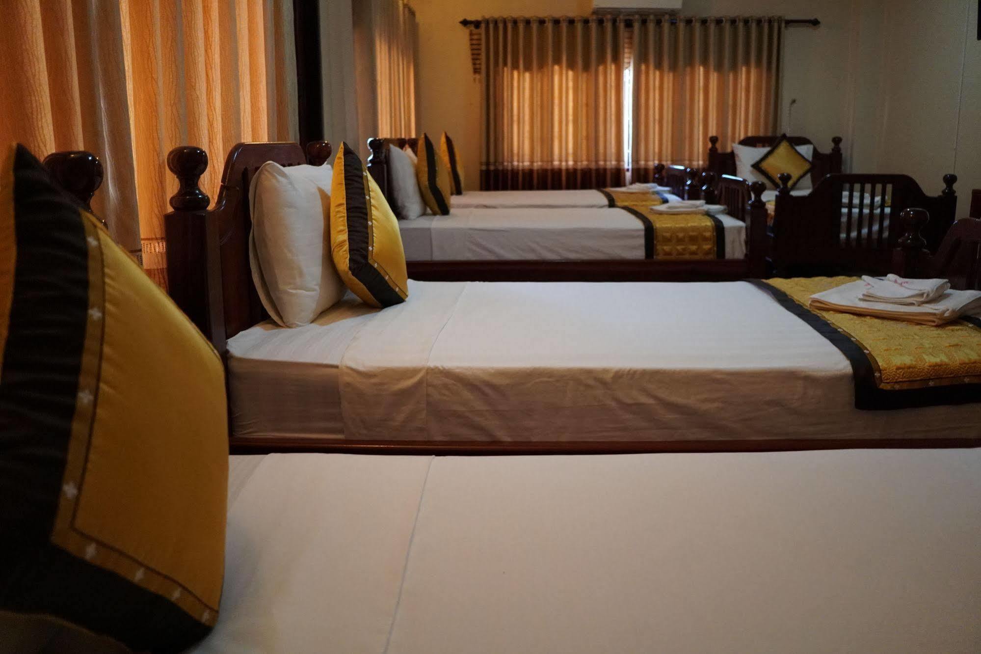 Mountainview Riverside Boutique Hotel Vang Vieng Esterno foto