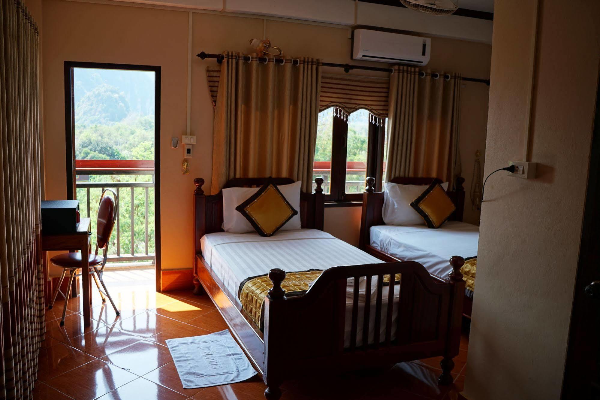 Mountainview Riverside Boutique Hotel Vang Vieng Esterno foto