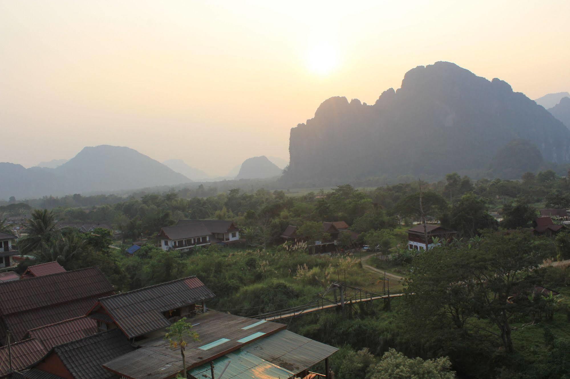 Mountainview Riverside Boutique Hotel Vang Vieng Esterno foto