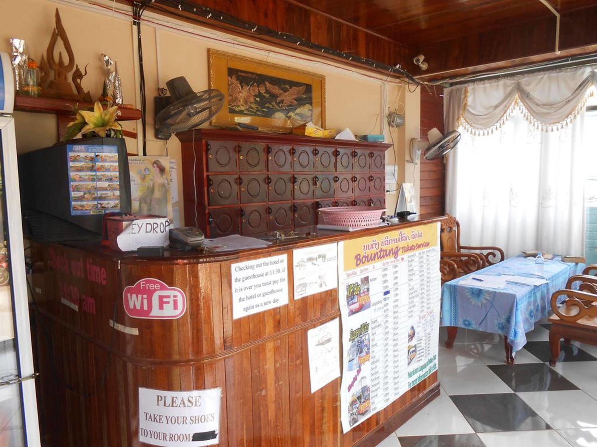 Mountainview Riverside Boutique Hotel Vang Vieng Esterno foto